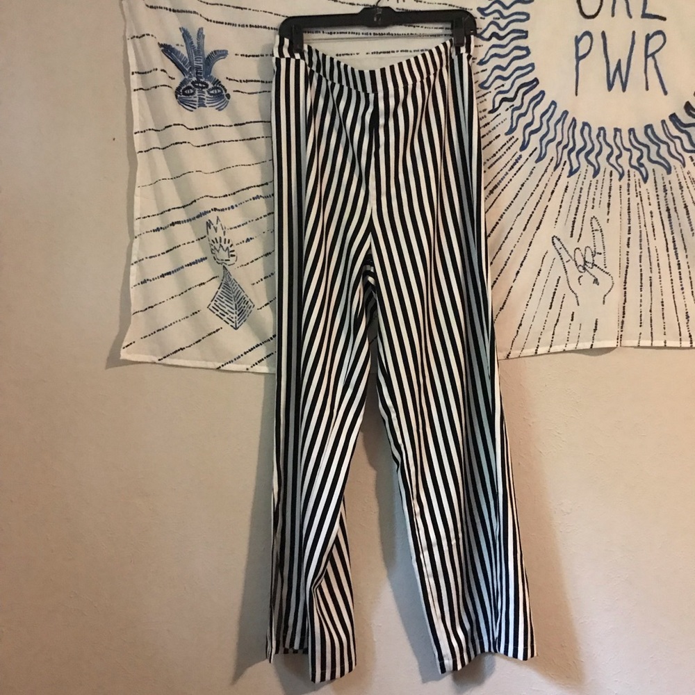 Women’s wide leg pants